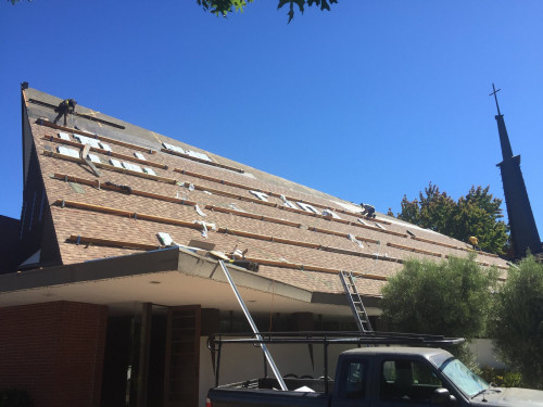 Shelton Roofing
1250 Oakmead Pkwy Suite 211
Sunnyvale, CA 94085
(408) 837-0388

http://sheltonroof.com/service-areas/sunnyvale/